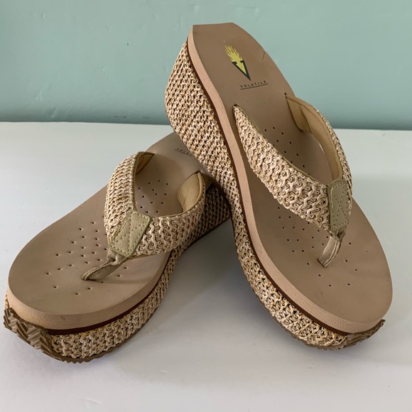 Volatile Island Platform Tan Flip Flops, 9